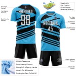 Aangepast hemelsblauw wit-zwart gesublimeerd voetbaltenue-shirt Aangepast hemelsblauw wit-zwart gesublimeerd voetbaltenue-shirt