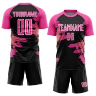 Aangepast roze zwart-wit sublimatie voetbaltenue shirt Aangepast roze zwart-wit sublimatie voetbaltenue shirt