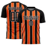 Aangepast zwart oranje-wit gesublimeerd voetbaltenue-shirt Aangepast zwart oranje-wit gesublimeerd voetbaltenue-shirt