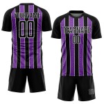 Aangepast zwart paars-wit gesublimeerd voetbaltenue-shirt Aangepast zwart paars-wit gesublimeerd voetbaltenue-shirt