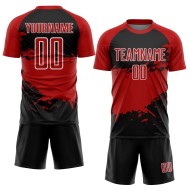 Aangepast zwart rood-wit sublimatie voetbaltenue shirt Aangepast zwart rood-wit sublimatie voetbaltenue shirt