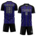 Aangepast zwart donkerpaars-wit gesublimeerd voetbaltenue-shirt Aangepast zwart donkerpaars-wit gesublimeerd voetbaltenue-shirt