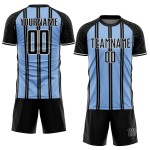 Aangepast zwart lichtblauw-wit gesublimeerd voetbaltenue-shirt Aangepast zwart lichtblauw-wit gesublimeerd voetbaltenue-shirt