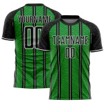 Aangepast zwart grasgroen-wit gesublimeerd voetbaltenue-shirt Aangepast zwart grasgroen-wit gesublimeerd voetbaltenue-shirt
