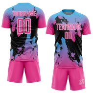 Aangepast roze hemelsblauw-zwart spatten sublimatie voetbaltenue shirt Aangepast roze hemelsblauw-zwart spatten sublimatie voetbaltenue shirt